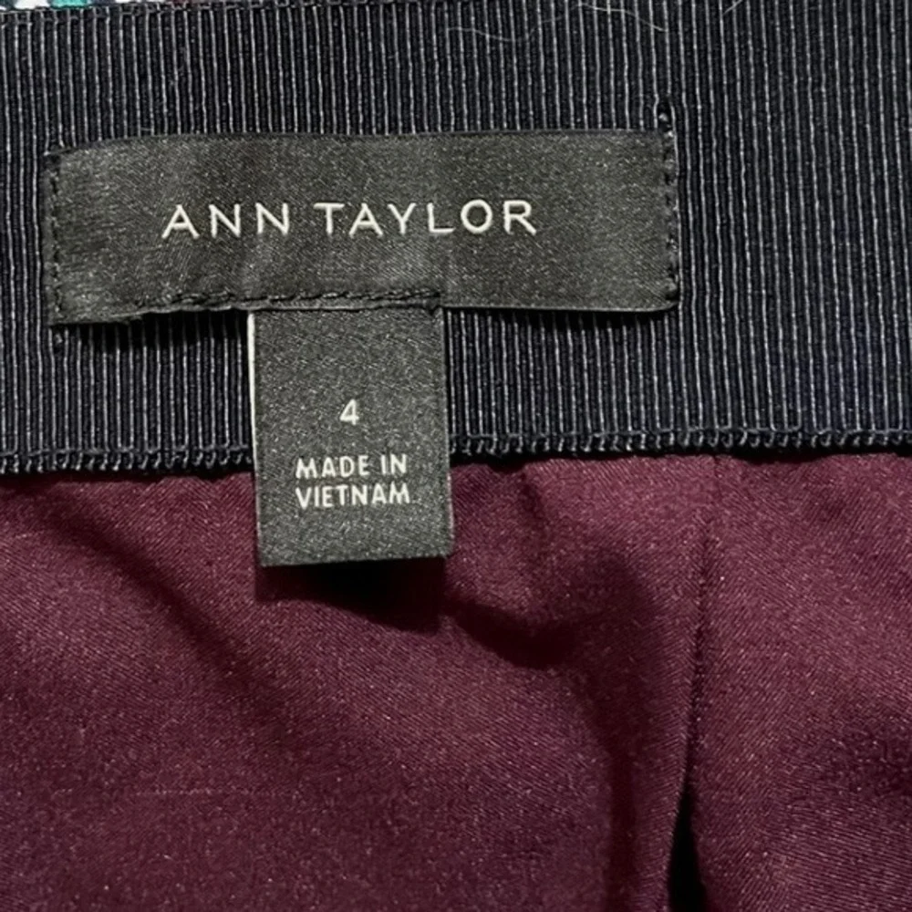 Ann Taylor Floral Midi Skirt‎ Navy Burgundy Ditsy Print Ruffle Hem Size 4 Office